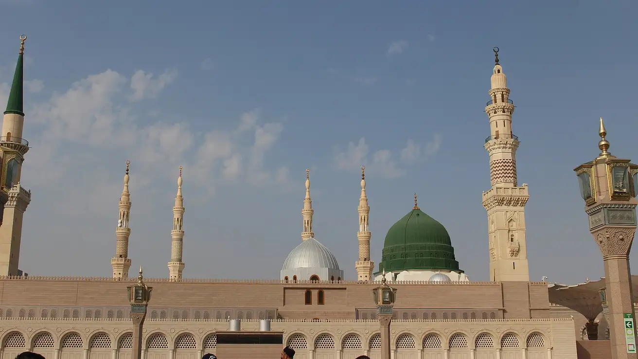 Mescid-i Nebevi'nin Yeşil Kubbesi ve minareleri, Medine